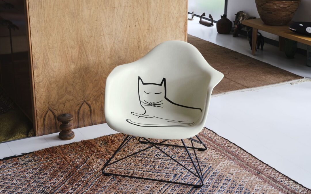 Bemutatjuk a limitált kiadású Eames széket Saul Steinberg macskájával